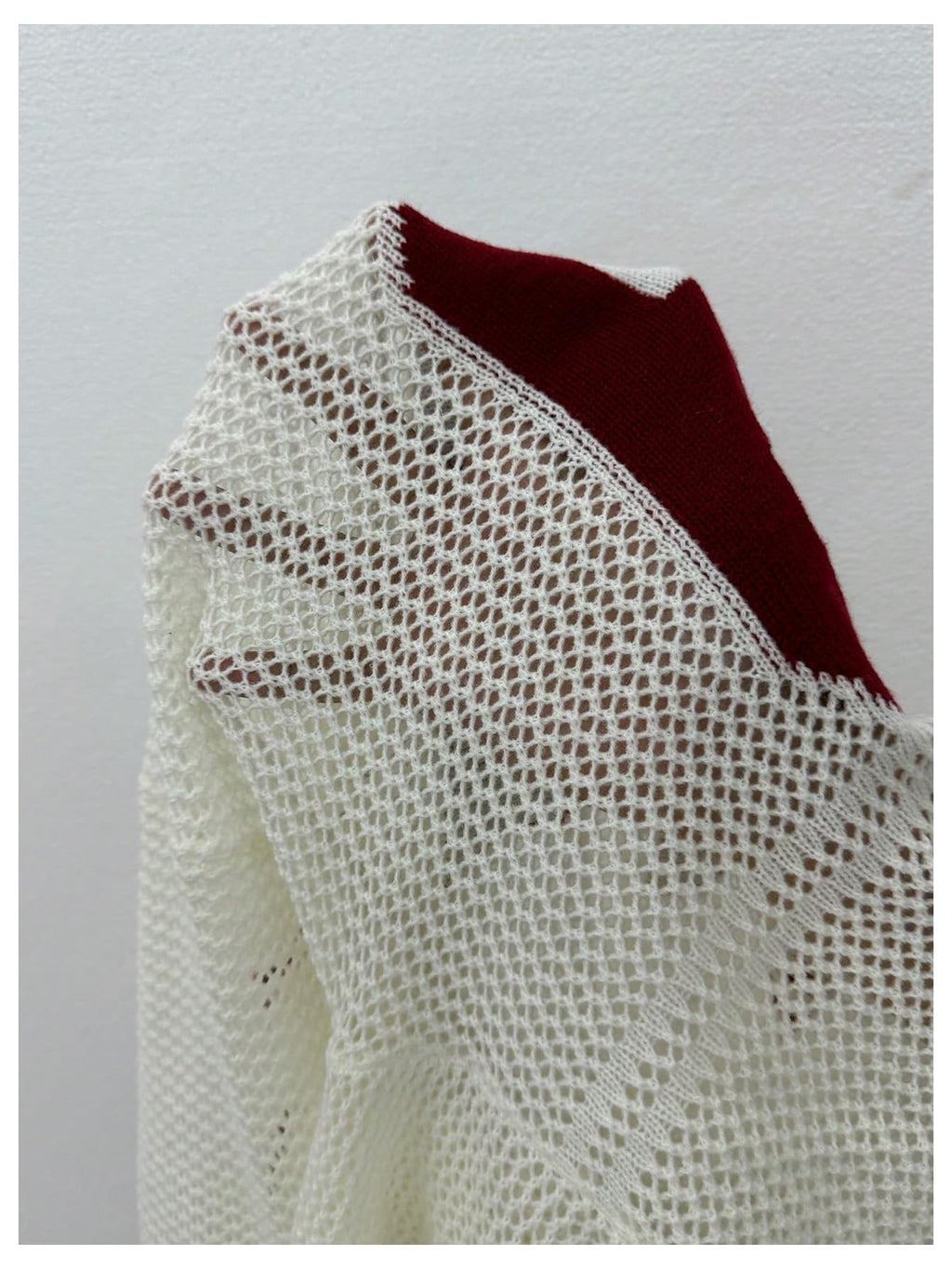 Verdusa Women's Y2k Tops Jersey Shirts Oversized Crochet Graphic Going Out Tops V Neck Pullover Sweater Streetwear