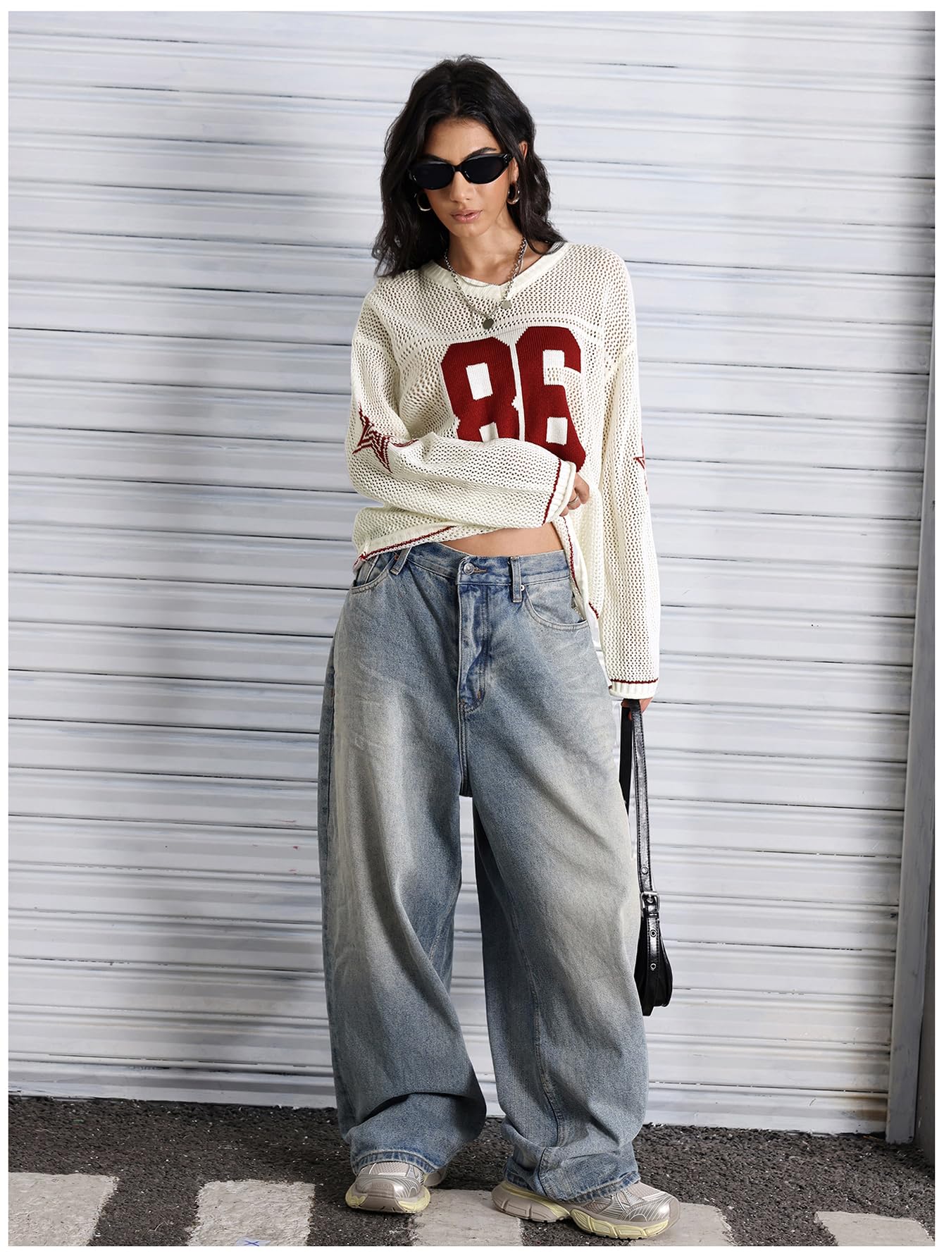 Verdusa Women's Y2k Tops Jersey Shirts Oversized Crochet Graphic Going Out Tops V Neck Pullover Sweater Streetwear