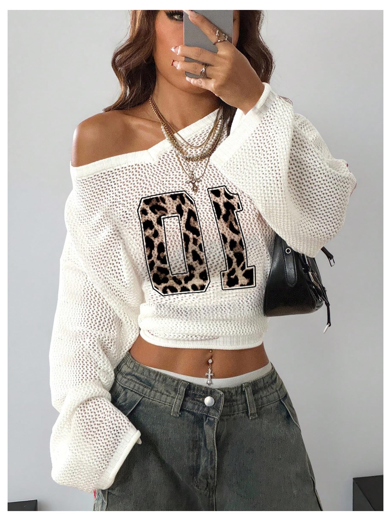 Verdusa Women's Y2k Tops Jersey Shirts Oversized Crochet Graphic Going Out Tops V Neck Pullover Sweater Streetwear
